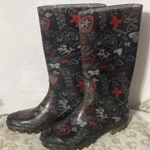 EUC Coach poppy rain boots size 8